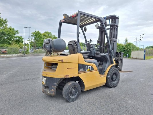 Четырехопорные погрузчики Caterpillar GP25N - 1