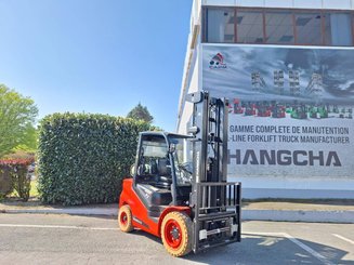 Четырехопорные погрузчики Hangcha XF35G-2