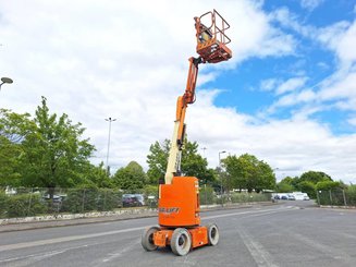 Коленчатые подъемники JLG E300AJP