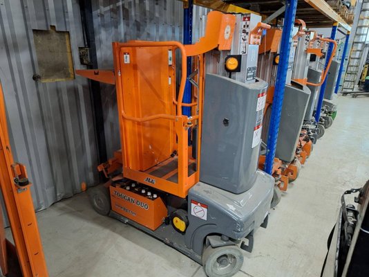 Строительный подъёмник с вертикальной мачтой JLG TOUCAN DUO - 1