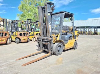 Четырехопорные погрузчики Caterpillar GP25NT