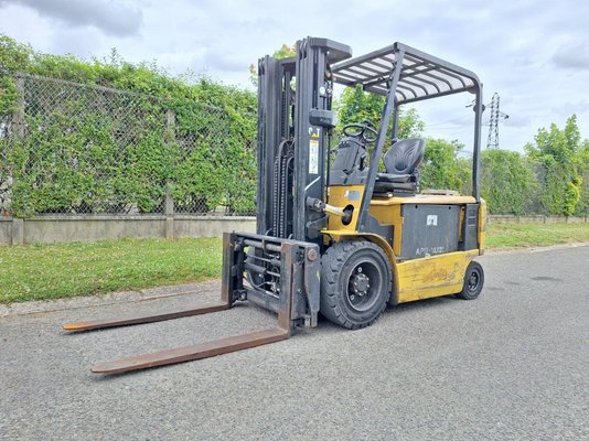 Четырехопорные погрузчики Caterpillar EP30K - 1