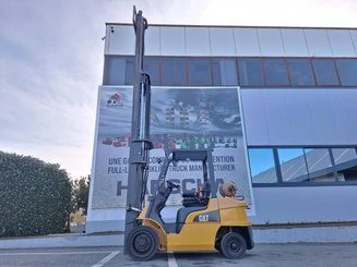 Четырехопорные погрузчики Caterpillar GP30NT - 9