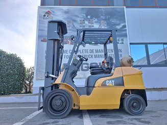 Четырехопорные погрузчики Caterpillar GP30NT - 2