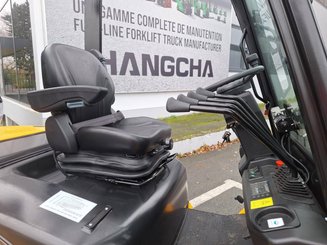 Четырехопорные погрузчики Hangcha XE30-i