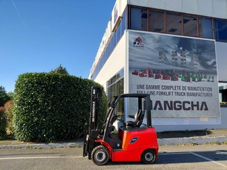 Четырехопорные погрузчики Hangcha AE20C
