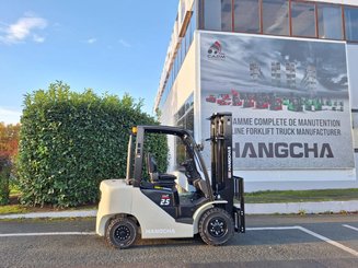 Четырехопорные погрузчики Hangcha XF25D
