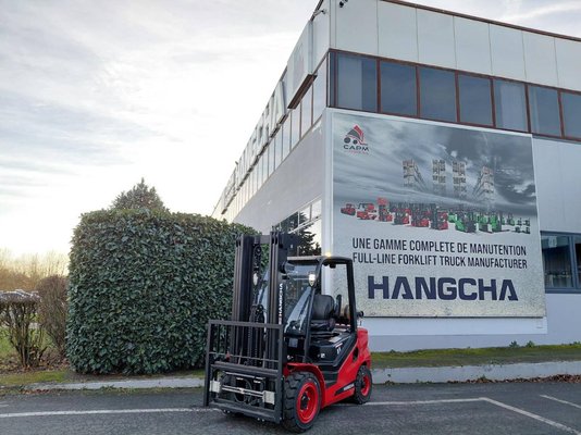 Четырехопорные погрузчики Hangcha XF35G-2 (CPYD35-X2H21F1) - 1
