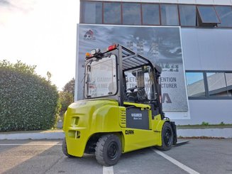 Четырехопорные погрузчики Clark GEX40