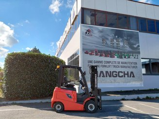 Четырехопорные погрузчики Hangcha AE18