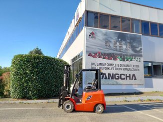 Четырехопорные погрузчики Hangcha AE18