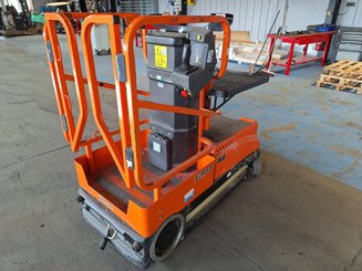 Строительный подъёмник с вертикальной мачтой JLG 10MSP