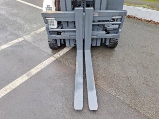 Четырехходовый вилочный погрузчик AMLIFT AGILIFT 25-12-49
