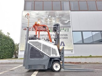 Четырехходовый вилочный погрузчик AMLIFT AGILIFT 25-12-49