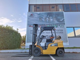 Четырехопорные погрузчики Caterpillar GP25N - 2