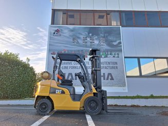 Четырехопорные погрузчики Caterpillar GP25N - 5