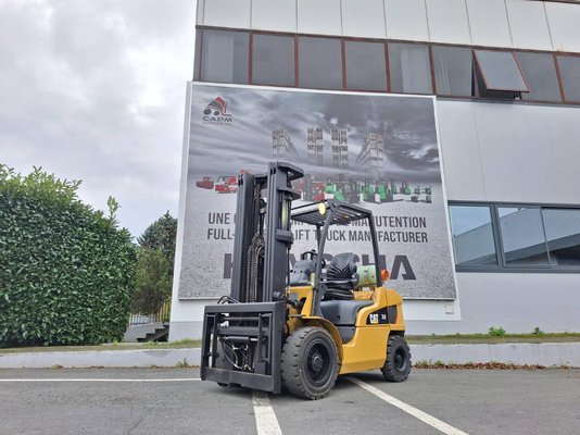 Четырехопорные погрузчики Caterpillar GP30NTD - 1