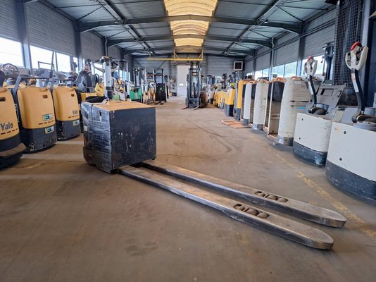 Трехсекционная Caterpillar NPV20N2 - 1