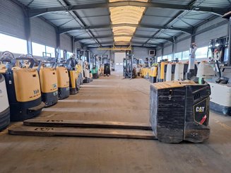 Трехсекционная Caterpillar NPV20N2