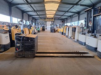 Трехсекционная Caterpillar NPV20N2