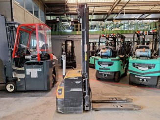 Штабелеры с электроприводом Caterpillar NSP16N2