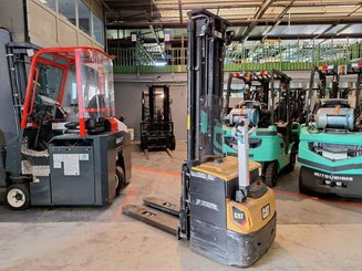 Штабелеры с электроприводом Caterpillar NSP16N2