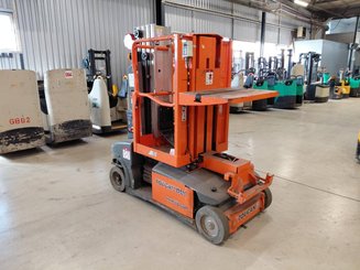 Строительный подъёмник с вертикальной мачтой JLG TOUCAN DUO