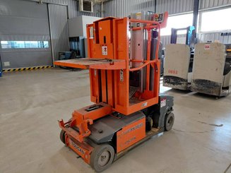 Строительный подъёмник с вертикальной мачтой JLG TOUCAN DUO
