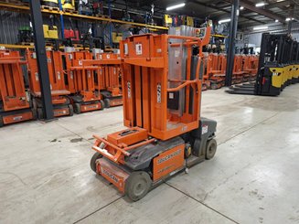 Строительный подъёмник с вертикальной мачтой JLG TOUCAN DUO