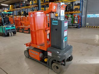 Строительный подъёмник с вертикальной мачтой JLG TOUCAN DUO