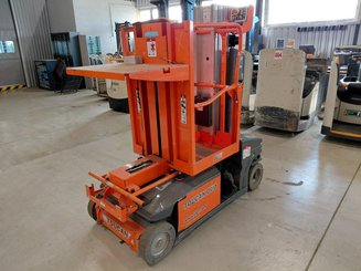 Строительный подъёмник с вертикальной мачтой JLG TOUCAN DUO