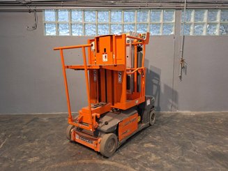 Строительный подъёмник с вертикальной мачтой JLG TOUCAN DUO