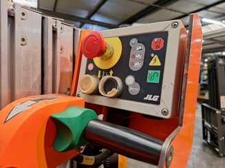 Строительный подъёмник с вертикальной мачтой JLG TOUCAN DUO