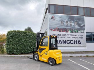 Четырехопорные погрузчики Hangcha XE25i (CPD25-XEY2-SI)