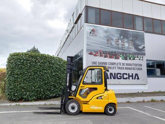 Четырехопорные погрузчики Hangcha XE25i (CPD25-XEY2-SI)