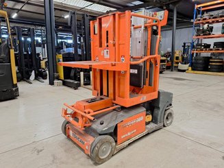 Строительный подъёмник с вертикальной мачтой JLG TOUCAN DUO