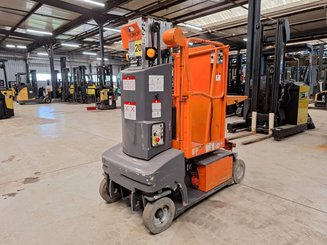 Строительный подъёмник с вертикальной мачтой JLG TOUCAN DUO