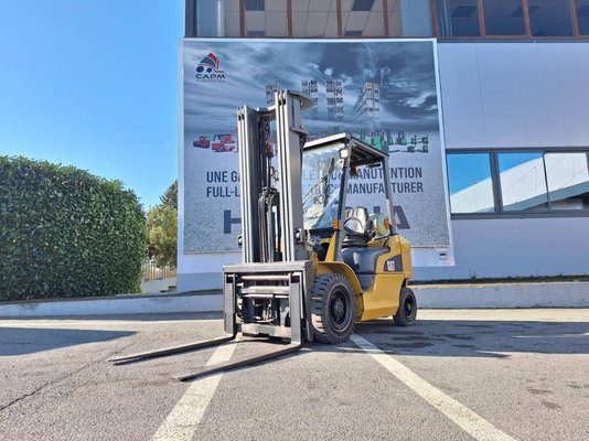 Четырехопорные погрузчики Caterpillar GP25NT - 1