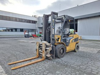 Четырехопорные погрузчики Caterpillar GP30N