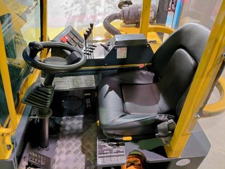 Четырехходовый вилочный погрузчик AMLIFT AGILIFT 25-12-49