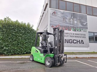 Четырехопорные погрузчики Hangcha XC35i