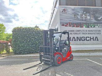 Четырехопорные погрузчики Hangcha XF20G-2