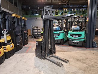 Штабелеры с электроприводом Caterpillar NSP16N2