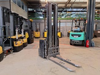 Штабелеры с электроприводом Caterpillar NSP16N2