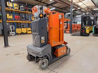 Строительный подъёмник с вертикальной мачтой JLG TOUCAN DUO