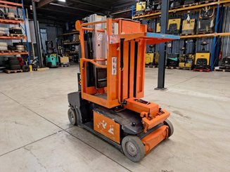 Строительный подъёмник с вертикальной мачтой JLG TOUCAN DUO