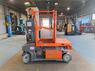 Строительный подъёмник с вертикальной мачтой JLG TOUCAN DUO