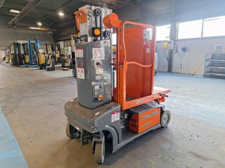 Строительный подъёмник с вертикальной мачтой JLG TOUCAN DUO