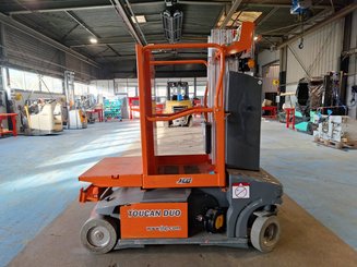 Строительный подъёмник с вертикальной мачтой JLG TOUCAN DUO