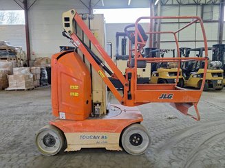 Строительный подъёмник с вертикальной мачтой JLG TOUCAN 8E